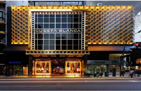 永春门头设计与商业空间的纽带。